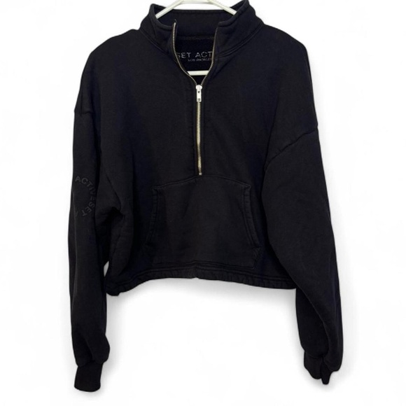 Set Active Cropped Half Zip Sweatshirt in Black Onyx - Picture 3 of 7